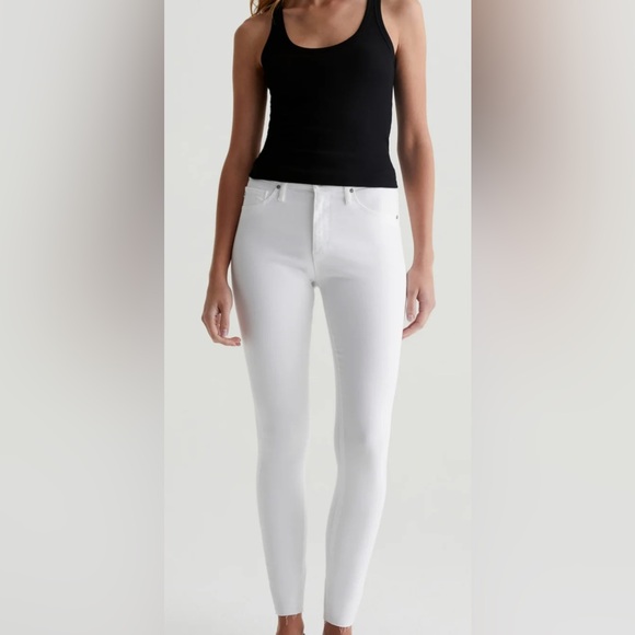 Ag Adriano Goldschmied Denim - NWT $186 AG Farrah Skinny Ankle size 26 

MID-RISE SKINNY ANKLE